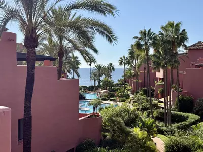 Middle Floor Apartment in Estepona