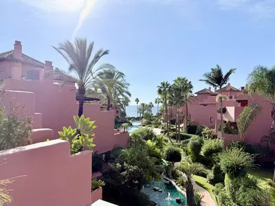 Middle Floor Apartment in Estepona
