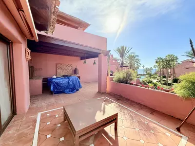 Middle Floor Apartment in Estepona