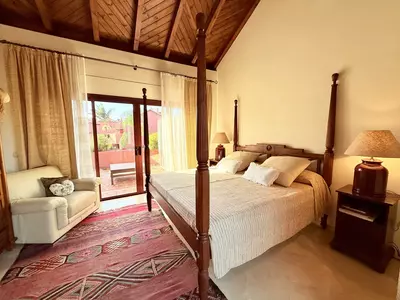 Middle Floor Apartment in Estepona