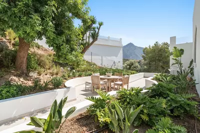 Detached Villa in Nueva Andalucía