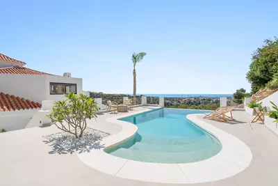 Detached Villa in Nueva Andalucía