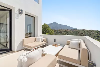 Detached Villa in Nueva Andalucía