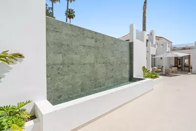 Detached Villa in Nueva Andalucía