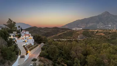 Detached Villa in Nueva Andalucía