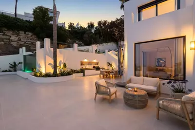 Detached Villa in Nueva Andalucía