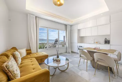 Top Floor Apartment in Puerto Banús