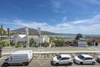 Top Floor Apartment in Puerto Banús