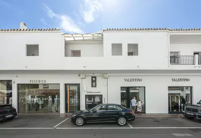 Top Floor Apartment in Puerto Banús
