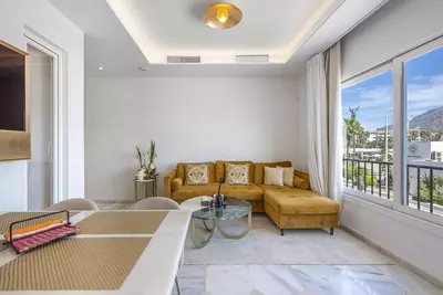 Top Floor Apartment in Puerto Banús