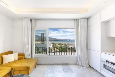 Top Floor Apartment in Puerto Banús