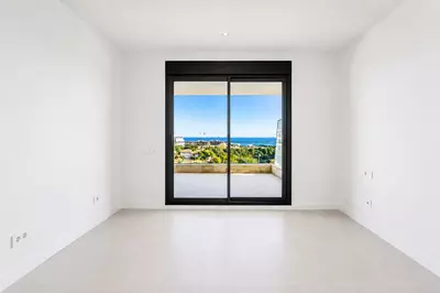 Middle Floor Apartment in Estepona