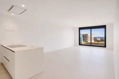 Middle Floor Apartment in Estepona