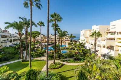 Middle Floor Apartment in Elviria