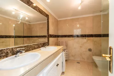 Middle Floor Apartment in Elviria