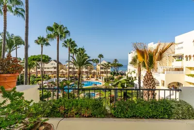 Middle Floor Apartment in Elviria