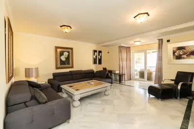 Middle Floor Apartment in Elviria