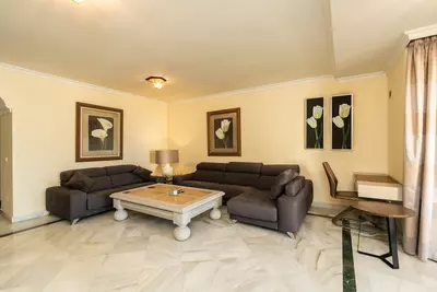 Middle Floor Apartment in Elviria