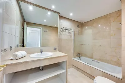 Middle Floor Apartment in Puerto Banús