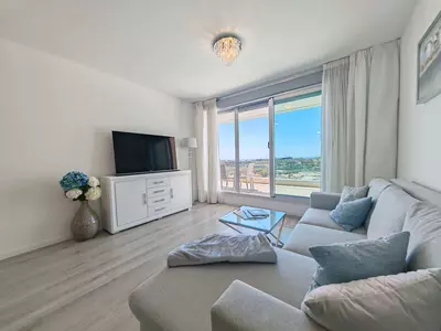 Middle Floor Apartment in Cancelada