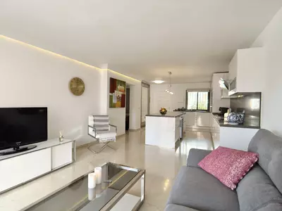 Middle Floor Apartment in Nueva Andalucía