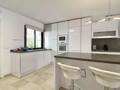 Middle Floor Apartment in Nueva Andalucía