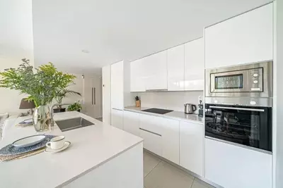 Middle Floor Apartment in Estepona