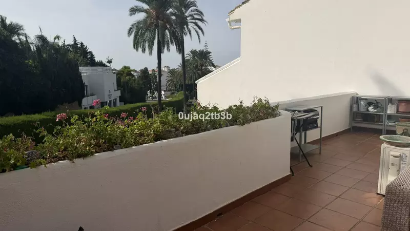Middle Floor Apartment in Nueva Andalucía