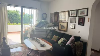 Middle Floor Apartment in Nueva Andalucía