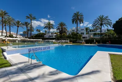 Middle Floor Apartment in Nueva Andalucía