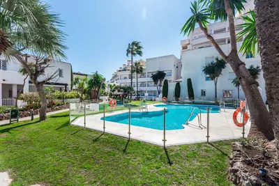 Middle Floor Apartment in Nueva Andalucía