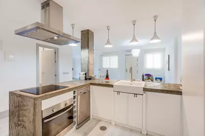 Middle Floor Apartment in Nueva Andalucía
