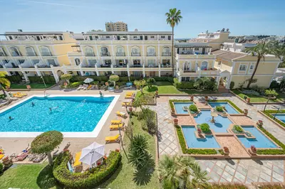 Ground Floor Apartment in Nueva Andalucía