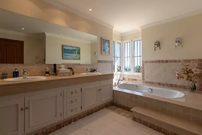 Detached Villa in Elviria