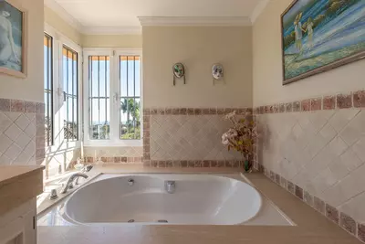 Detached Villa in Elviria