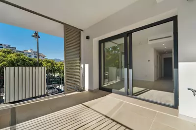 Middle Floor Apartment in Estepona