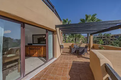 Middle Floor Apartment in Costalita