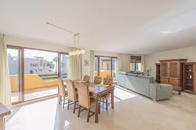 Middle Floor Apartment in Costalita
