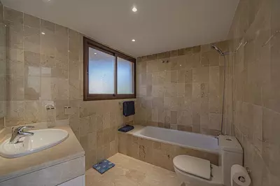 Middle Floor Apartment in Costalita