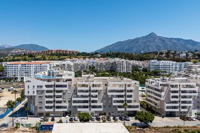 Middle Floor Apartment in Nueva Andalucía