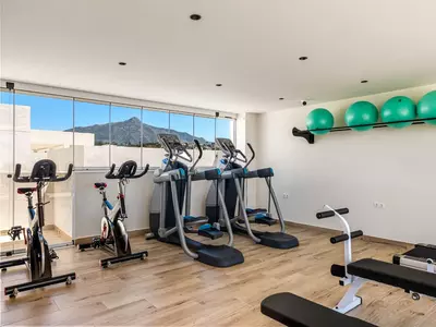 Middle Floor Apartment in Nueva Andalucía