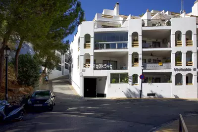 Middle Floor Apartment in Benahavís