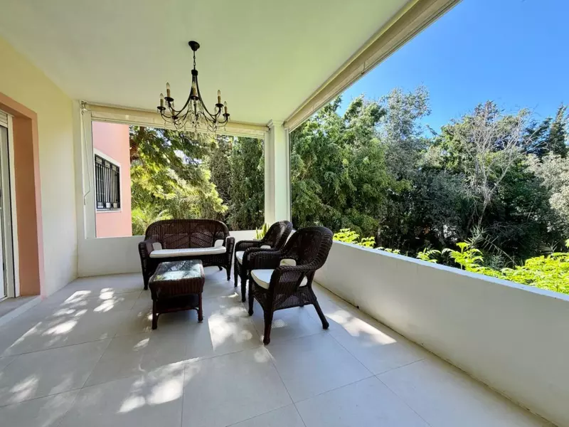 Ground Floor Apartment in Nueva Andalucía