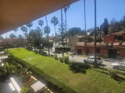 Middle Floor Apartment in Artola
