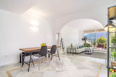 Middle Floor Apartment in Nueva Andalucía