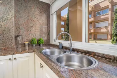 Middle Floor Apartment in Nueva Andalucía