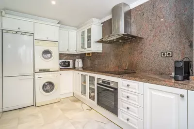 Middle Floor Apartment in Nueva Andalucía