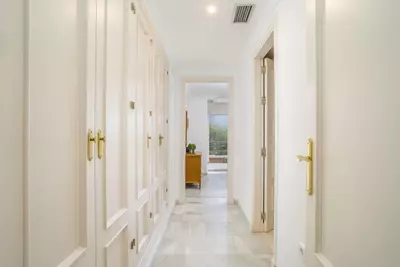 Middle Floor Apartment in Nueva Andalucía