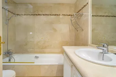Middle Floor Apartment in Nueva Andalucía