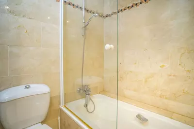 Middle Floor Apartment in Nueva Andalucía